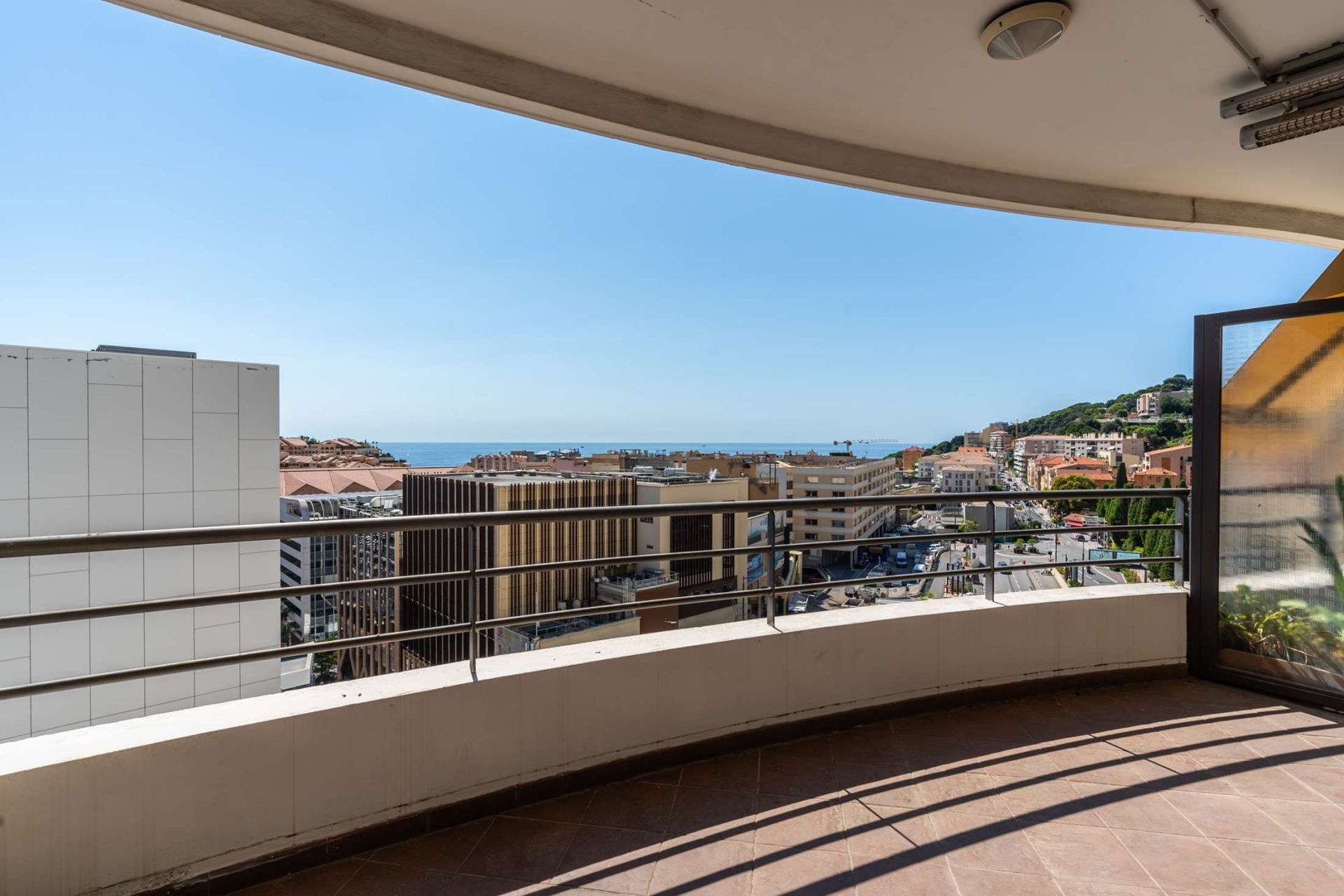 apartment 2 Rooms for sale on MONACO (98000)