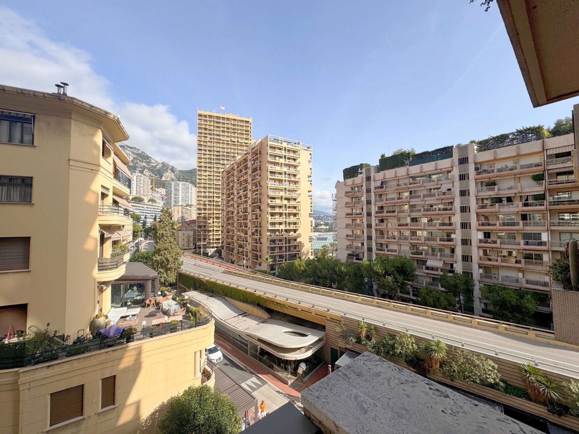 apartment 2 Rooms for sale on MONACO (98000)