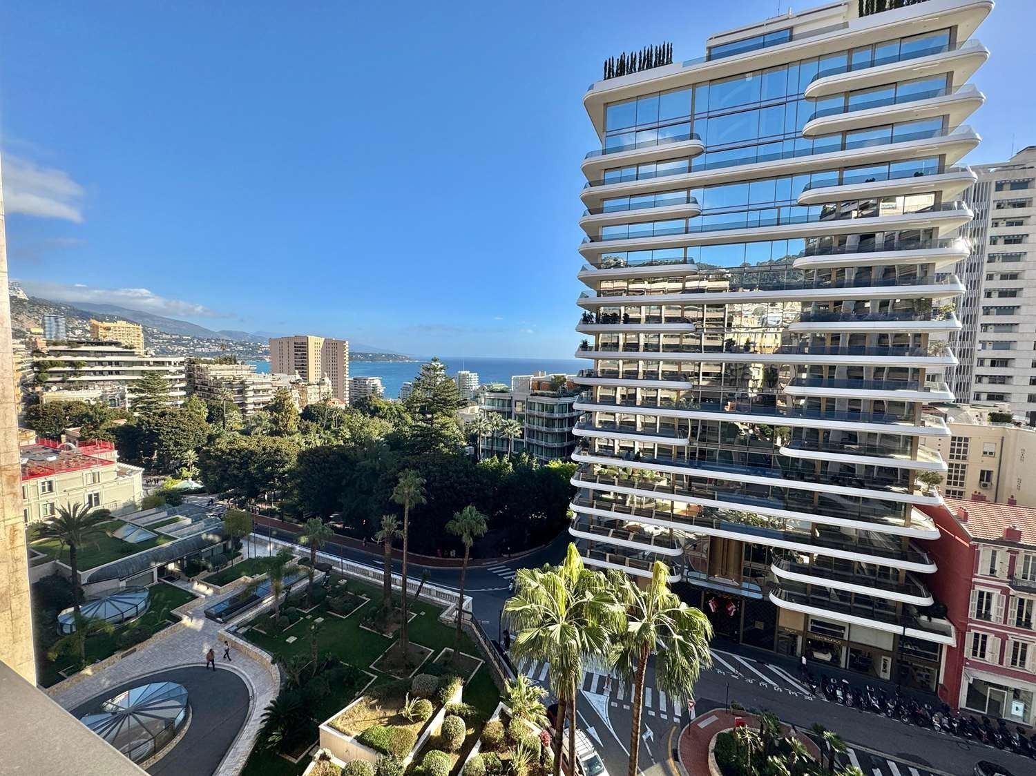 apartment 3 Rooms for sale on MONACO (98000)