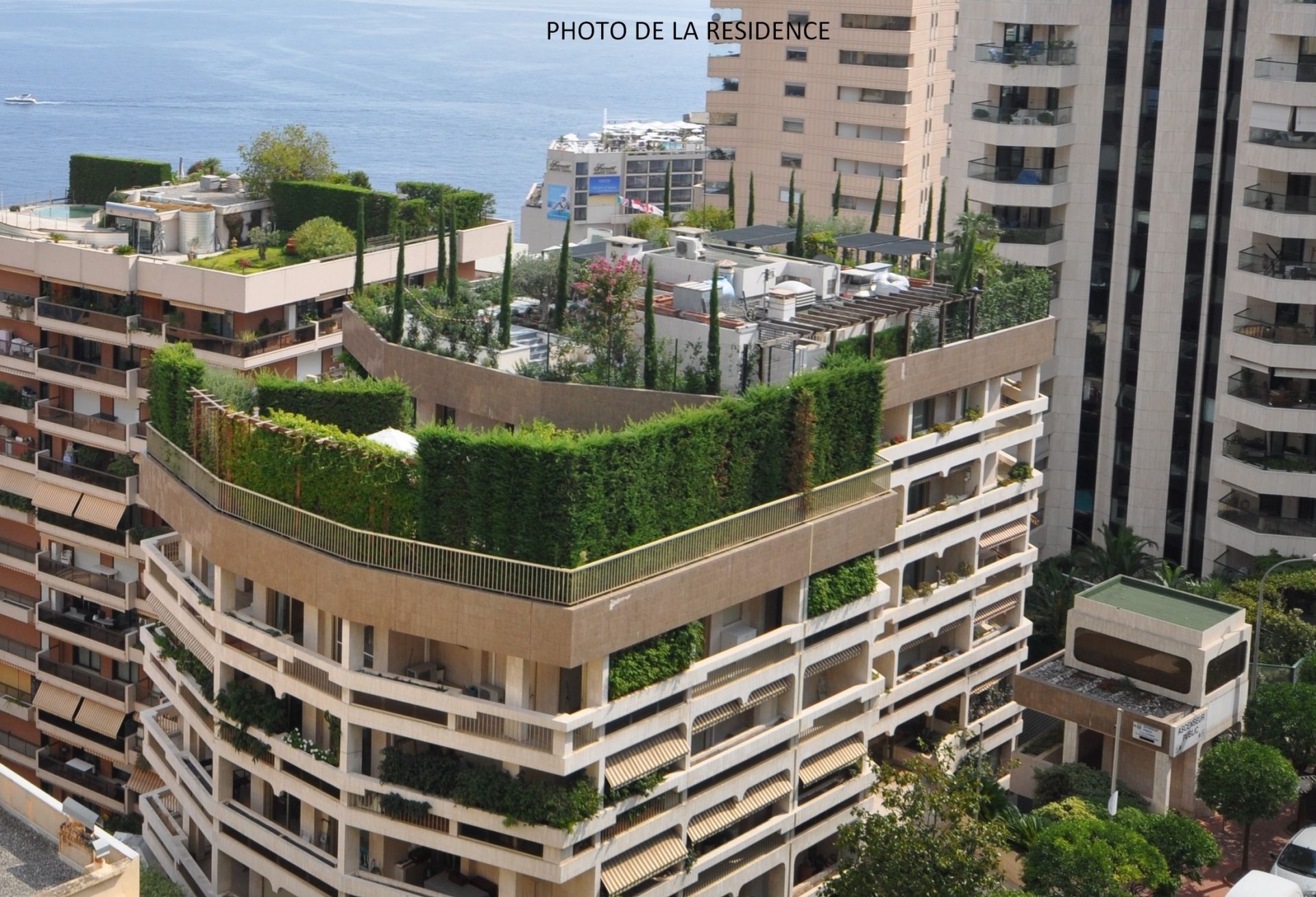 business premises for rent on MONACO (98000)